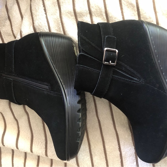 Skechers Memory Step Wedge Bootie - Picture 4 of 8